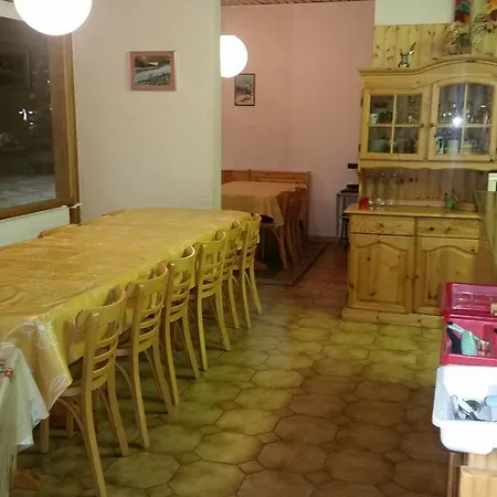 Auberge de jeunesse Holidays Groupes *