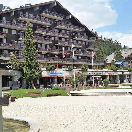 Auberge de jeunesse Holidays Groupes *