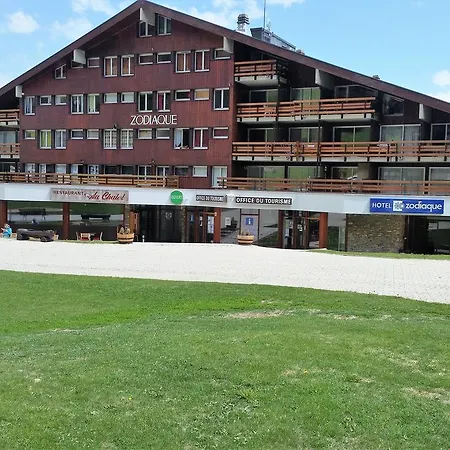 Auberge de jeunesse Holidays Groupes *