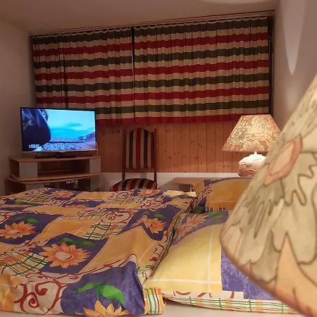 Holidays Groupes Auberge de jeunesse *