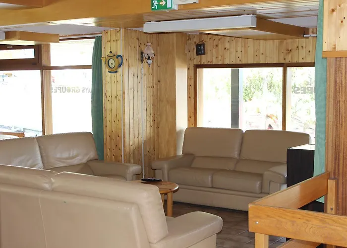 Holidays Groupes ホステル *